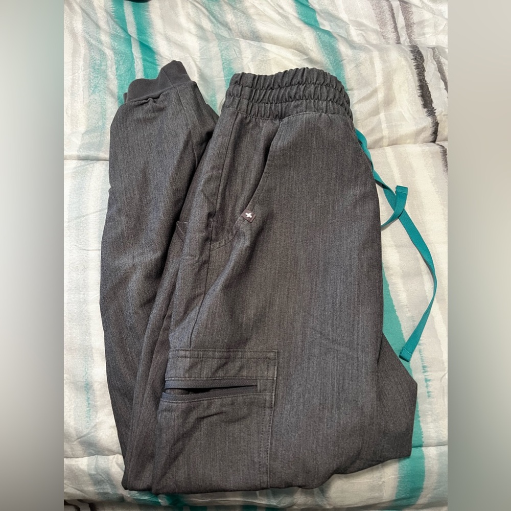 small figs scrub pant